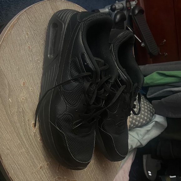 Nike Black Men's Sneakers - Picture 1 of 5